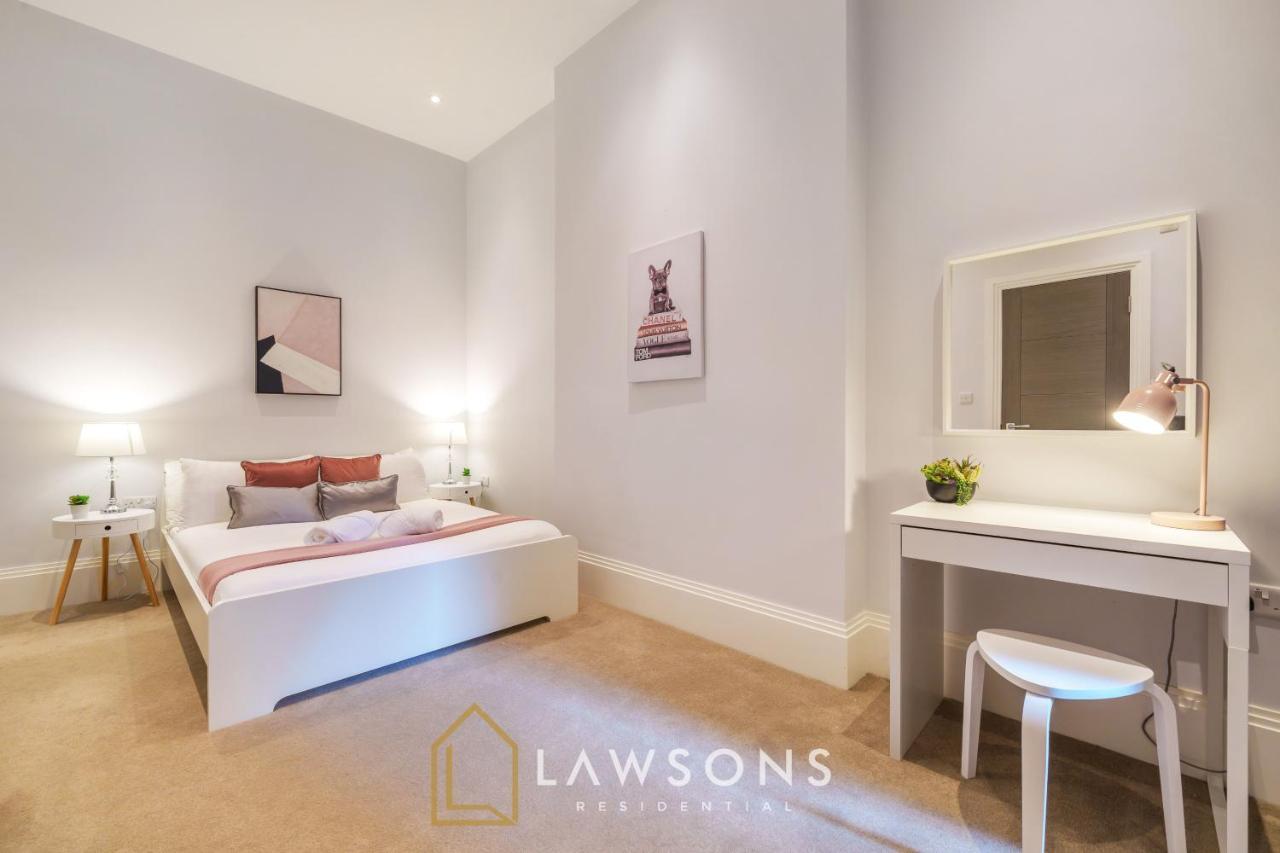 Executive Living By Lawsons 3 Bed, 3 Bath Appartement