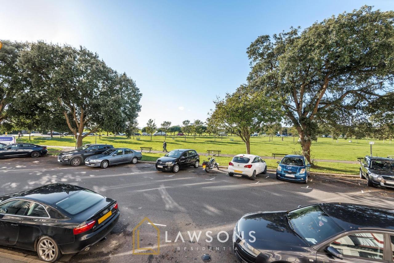 Executive Living By Lawsons 3 Bed, 3 Bath Appartement